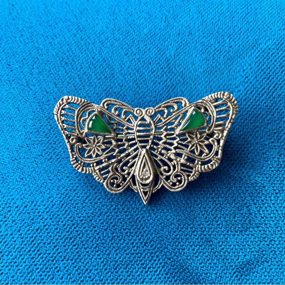 Vintage Sterling Silver Filigree Chrysoprase Moth Brooch